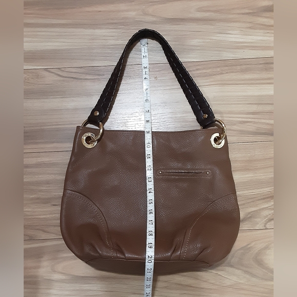 B. Makowsky Brown Leather Shoulder Bag. - Picture 15 of 15